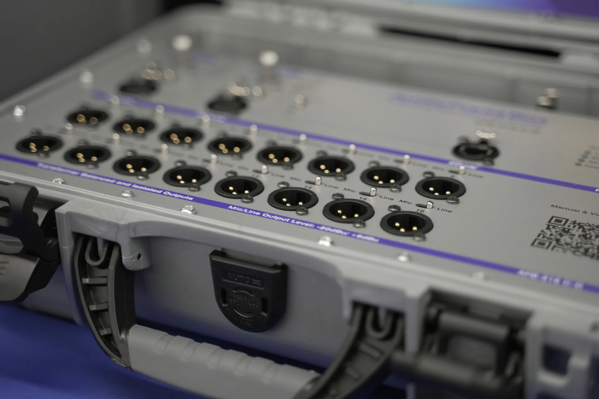 AudioPressBox APB-416-C Silver Analog panel closeup Video Expo