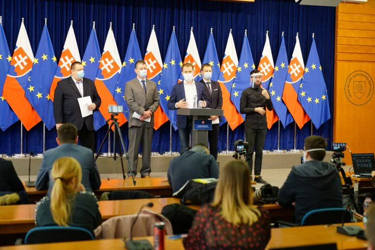 COVID-19 and daily use of press box in Government Office